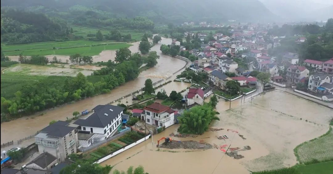 感谢！风雨中的守护